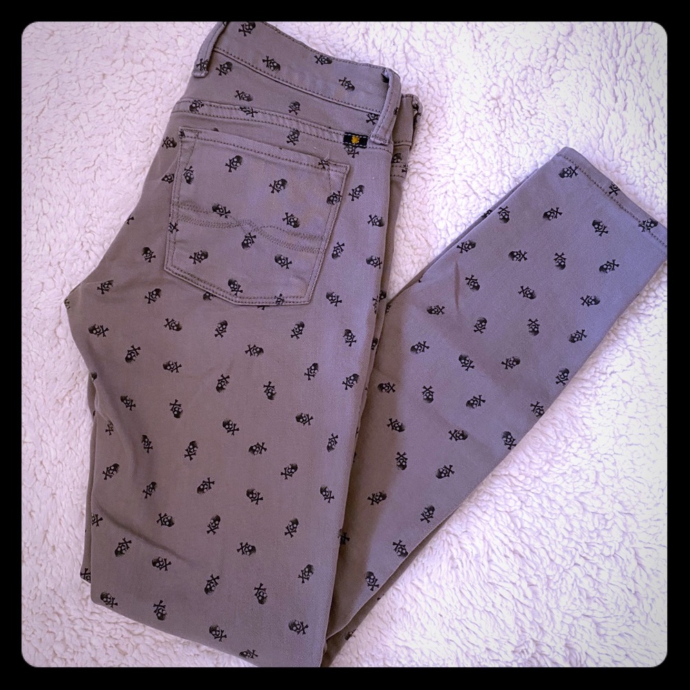 Lucky Brand Charlie Super Skinny with Skulls Sz 00